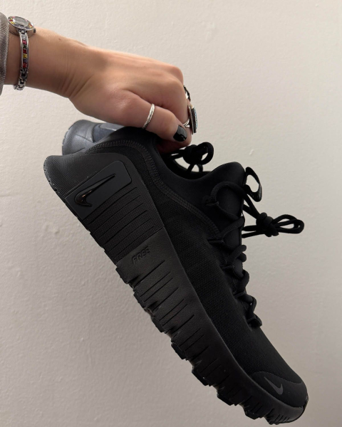 nike free metcon sneakers in black